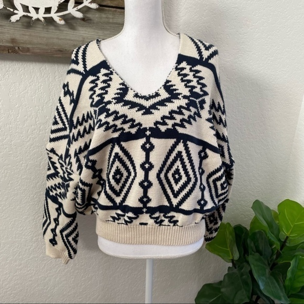 Pol blue knit abstract sweater‎ oversized fit size M NWT